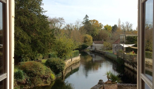 A 4 * loft in an old mill, overlooking the Charente and its countryside