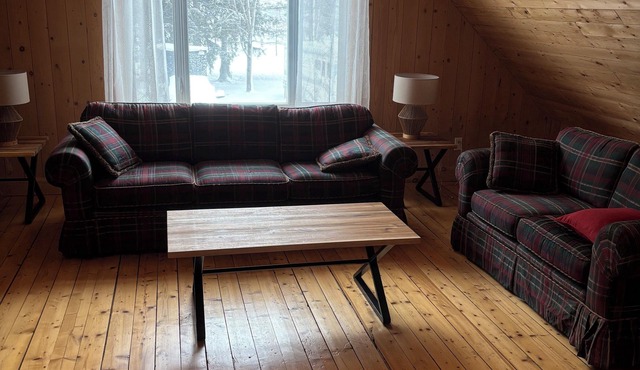 A 4-season haven for families and pets.