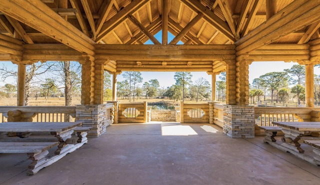 A 40-Acre Lakefront Countryside Event Space: Min From Ocala, Gainesville Orlando