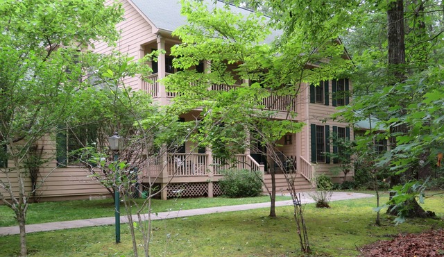 A 5 bedroom mountain retreat, ideal for couples, and families.