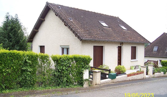 A 5 Minutes à Pied du Bourg , Maison Avec Jardin Arboré