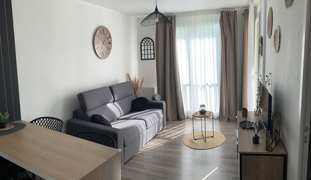 A 5 Minutes du Centre Historique D'honfleur ! Appartement Cosy Avec Piscine