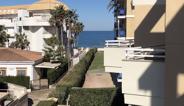 A 50 metros de la playa de Las Marinas -El Faro