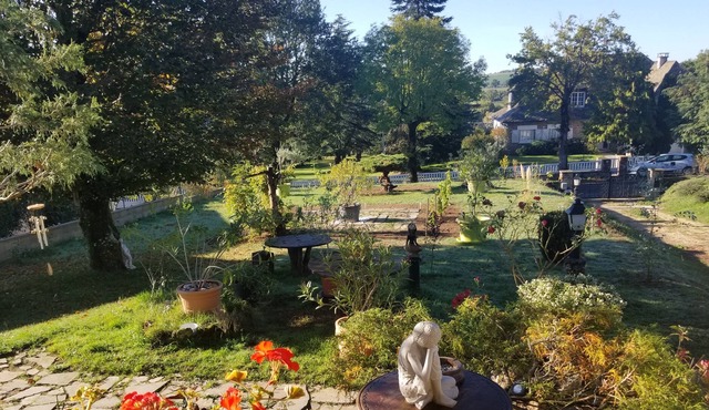 A 8 mns de Rodez, Près des Lacs du Lévézou. le Jardin des Lumières, la Primaube
