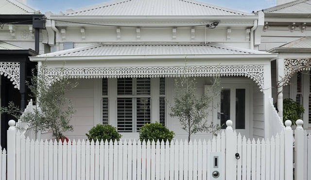 A+ Albert Park. Bayside Brilliance. Sleeps 4. GRHM