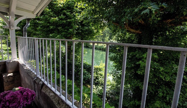 A balcony on the Charente