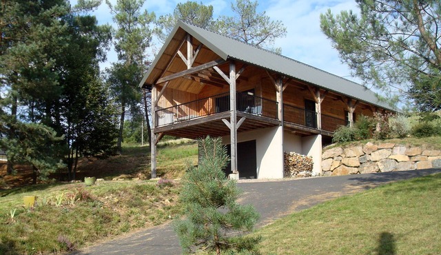 A balcony overlooking Lac de Miel