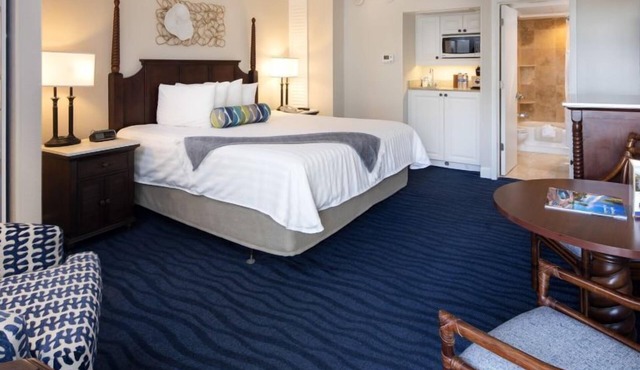 A Beach Escapade! With Outdoor Pools, Parking, Steps from the Beach!
