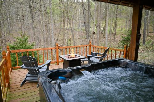 A Beary Cozy Cabin in Hocking Hills
