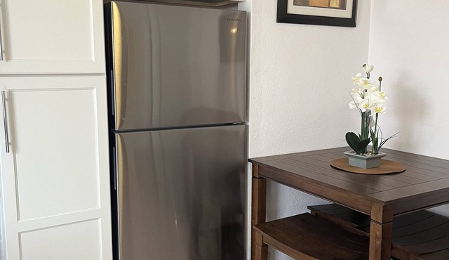 A beautiful 1-bed/1 bath with AC and WiFi in a nice neighbor in Coconut Creek.