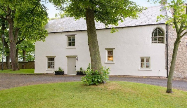 A Beautiful 13th Century Farmhouse, Real Log Burner and Exposed Original Beams.