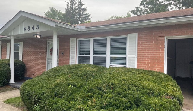 A BEAUTIFUL 3 BEDROOM BUNGALOW WITH ALL MODERN AMENITIES CLOSE TO A PARK!