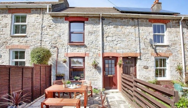 A beautiful 3 bedroom Cornish Cottage & wood stove
