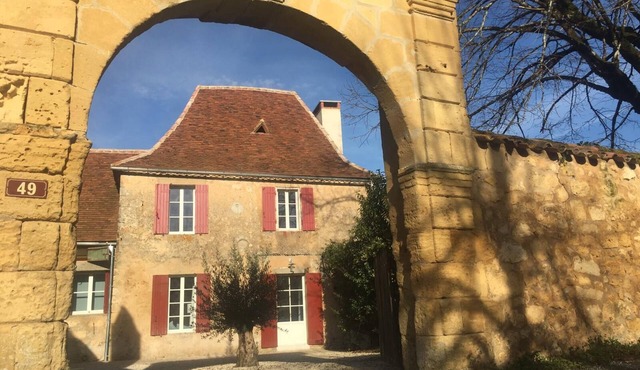 A Beautiful and Fully Renovated Heritage Cottage in the Dordogne with spa