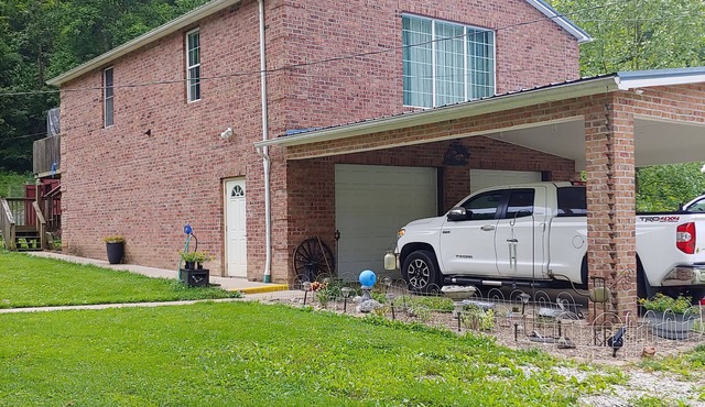 A Beautiful Apartment in a Country Setting. Near 3 State Parks & 2 Golf Courses