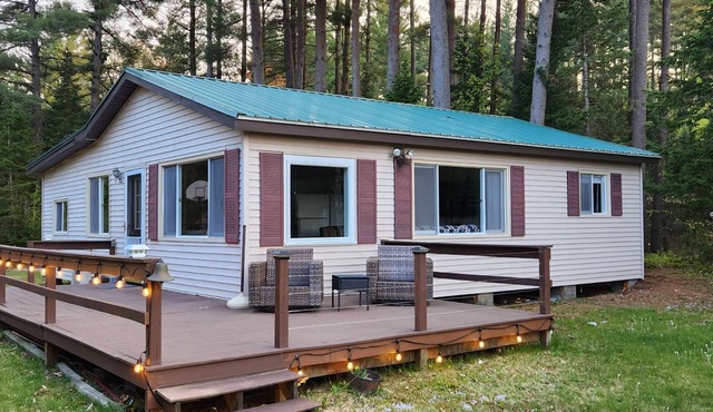 A beautiful cottage nestled in Adirondacks overlooking the peaceful White Lake