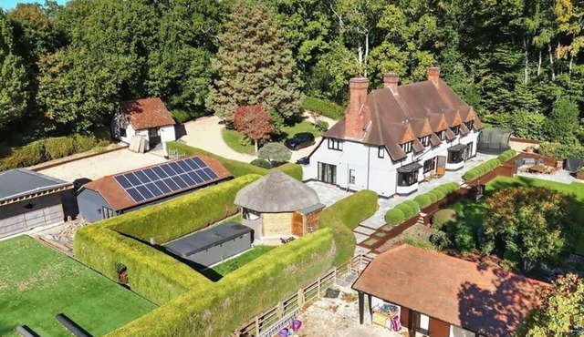 A Beautiful Country House Nestled in The New Forest