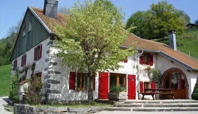 A beautiful farm renewed in a authentic way in the heart of high vosges