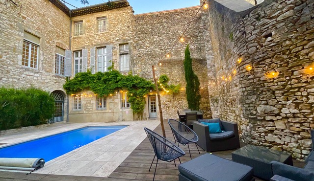 A beautiful townhouse for 12 guests, with private pool