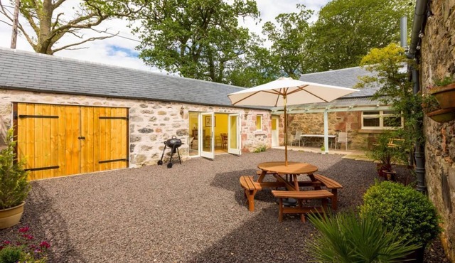 A BEAUTIFUL HOLIDAY LODGE IN PERTHSHIRE, SCOTLAND - SLEEPS 6. No PETS PLEASE