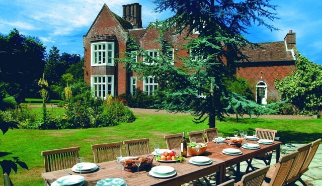 A beautiful house in North Tuddenham, Norfolk sleeping 14 guests in 7 bedrooms.