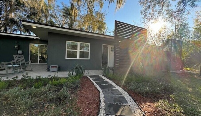 A beautiful lakeside retreat for the whole family, even your pets!n