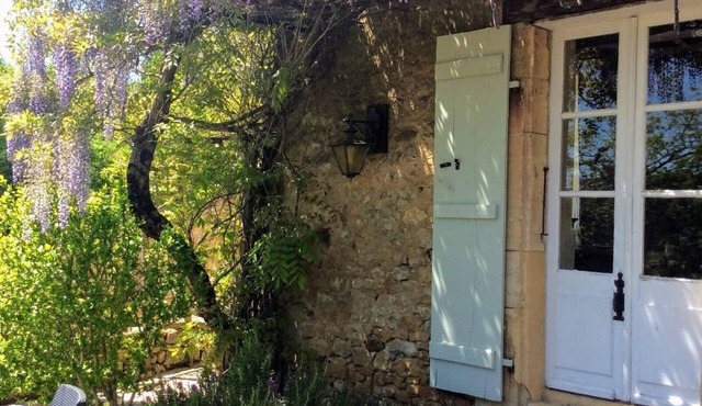A beautiful period house sleeping 6 in a quiet hamlet overlooking The Dordogne