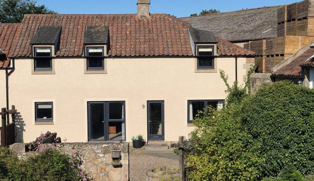 A beautiful renovated modern but homely cottage by St Andrews.