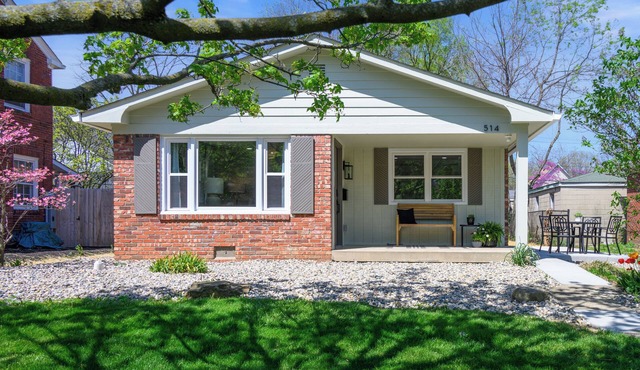 A beautiful retreat right next to Butler University!