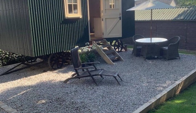 A Beautiful Shepherd's hut in a Stunning Location Near Castleton, Peak District