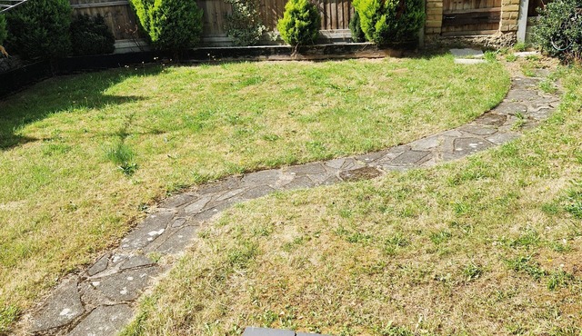 A Beautiful & Spacious 6 bedroom House. A perfect home for any group