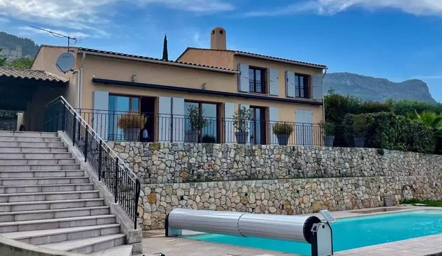 A Beautiful Villa Nested In The French Riviera