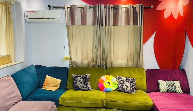 A Beautiful Villa with Jacozzi in London