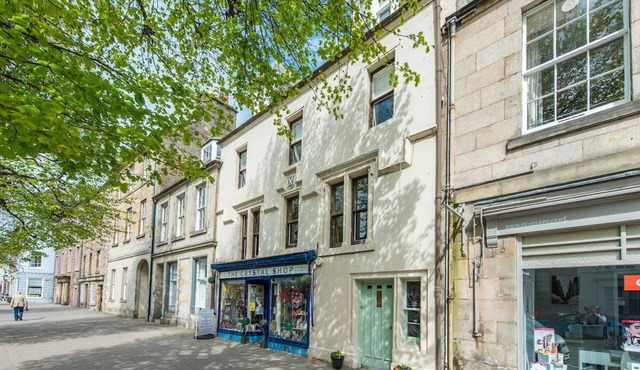 A beautifully renovated historic townhouse the sleeps 10 guests in 6 bedrooms