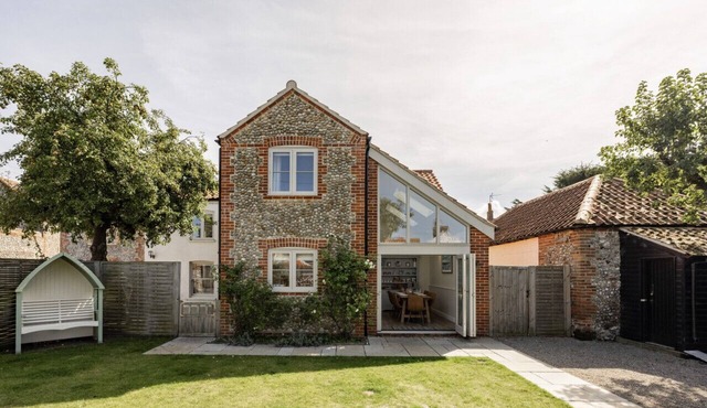 A beautifully renovated coastal hideaway