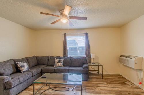 A bedroom in close proximity to Fort Sill