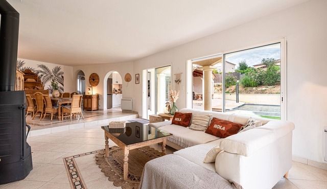A bella Gaïa - Four Bedroom Villa, Sleeps 10