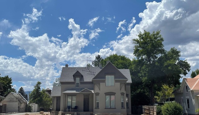 A big open house for the whole family & many guests!