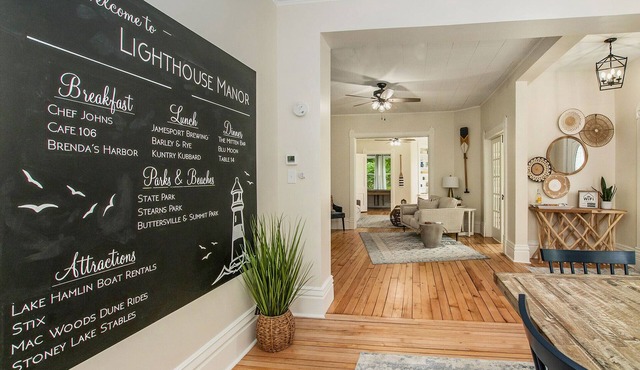 A block from the beach! Sleeps 20! Hot Tub, Game Room!