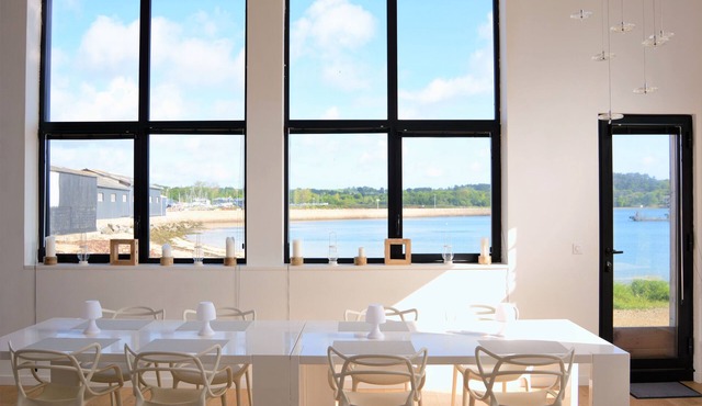 A boathouse on the Beach, sea view, 4 bedrooms