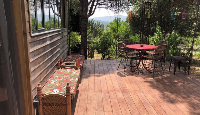 A break in a mazet in Occitania