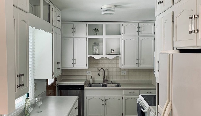 A bright and cozy home away from home in Bellevue