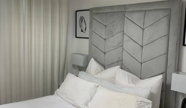 A BYK luxury new home that sleeps 2 - 8 people