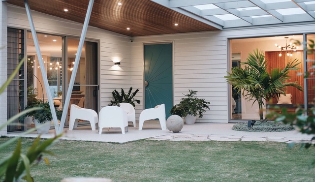 A/C | 11.5m heated salt water pool | indoor outdoor design | immaculate gardens