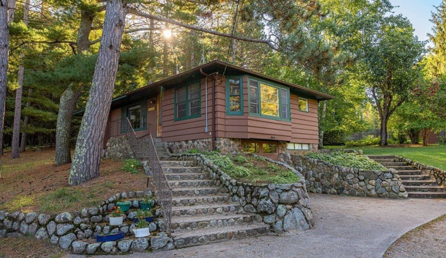A Central Lakehouse for All-Season Adventures