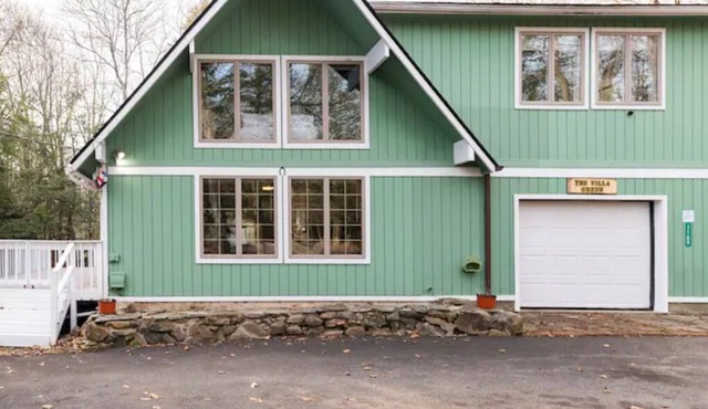 A Central Pocono Chalet minutes to many attractions