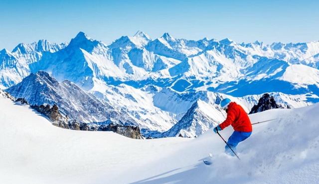 A Chamonix beauty with Private Deck & Jaccuzi with Mesmerizing Mont Blanc Views