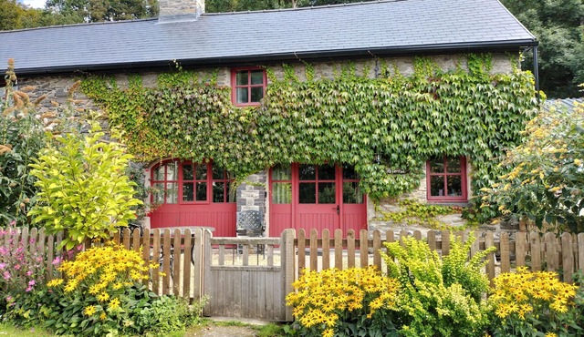 A characterful former Carriage House, located in peaceful scenic countryside