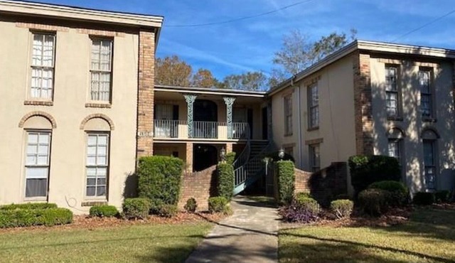 A charming 2 bedroom condo in the historic district of downtown Mobile.