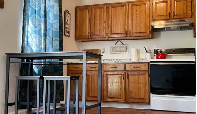 A charming 2BR home—better than a room—Vacation Condo No. 6, Near Spring River